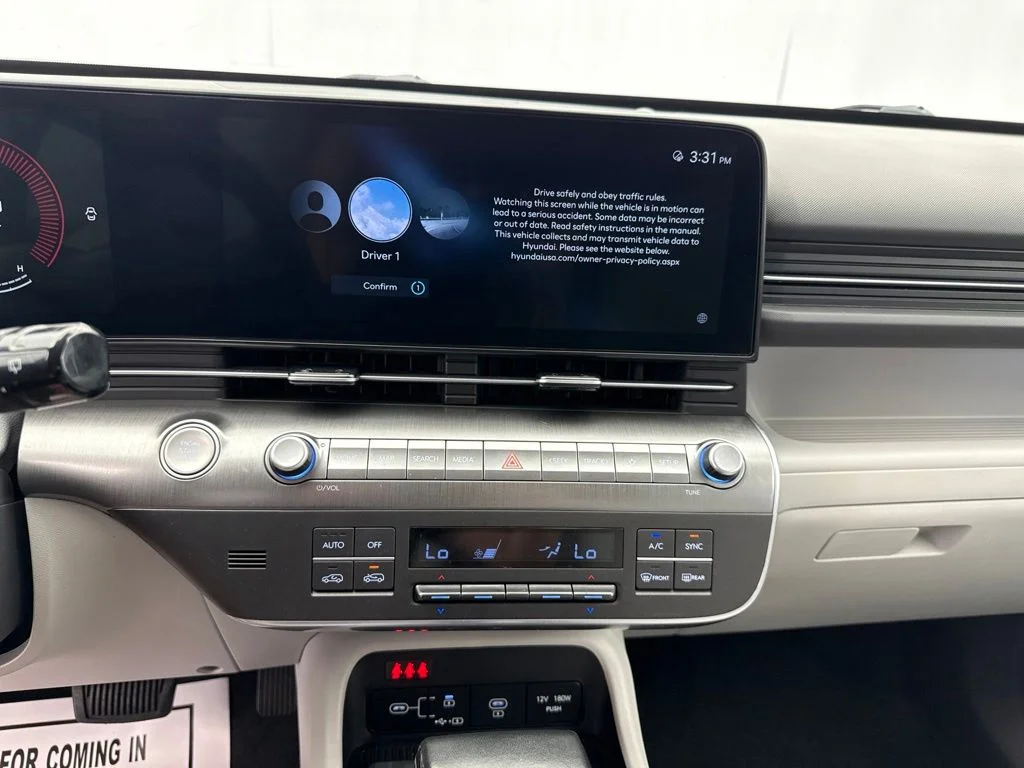 Used 2024 Gray Hyundai SEL image 21
