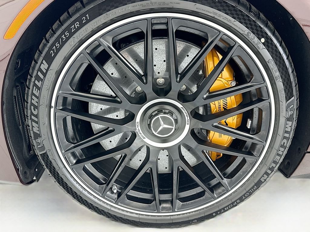 New 2026 MANUFAKTUR Rubellite Red Metallic Mercedes-Benz SL 63 AMG® S E Performance image 26