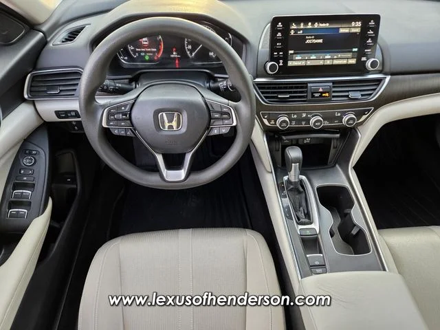 Used 2018 White Honda EX image 13
