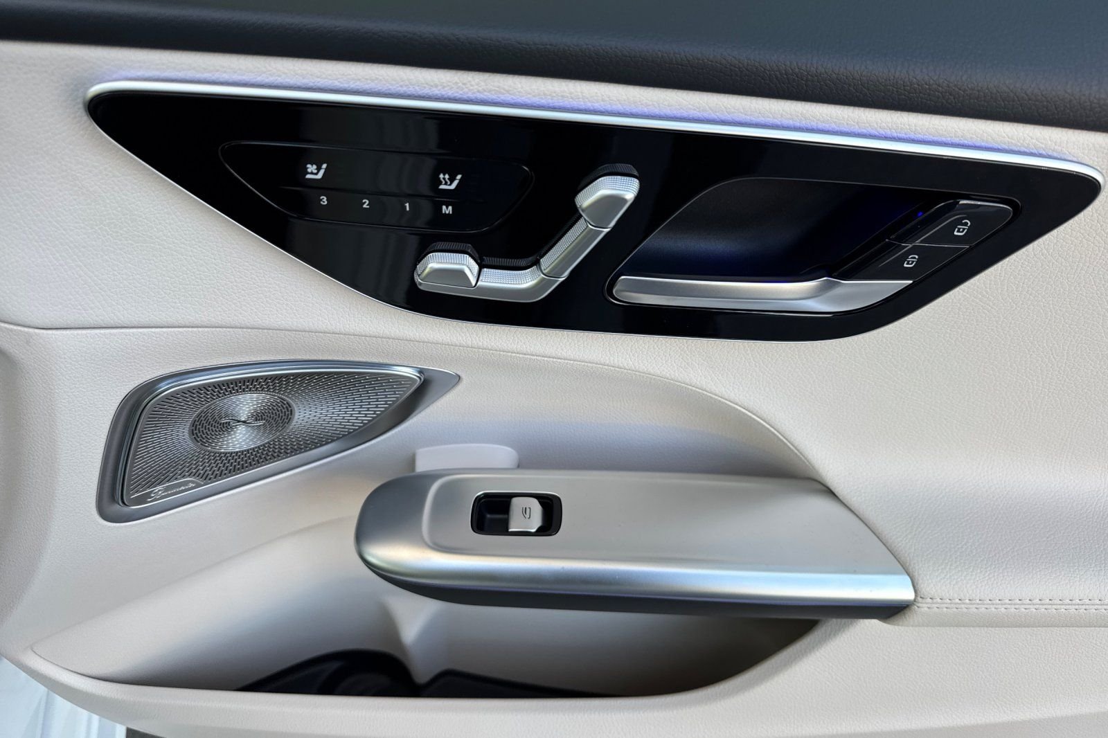 New 2026 Polar White Mercedes-Benz C 300 image 36