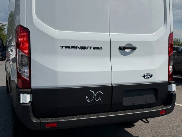 New 2026 Oxford White Ford Base image 16