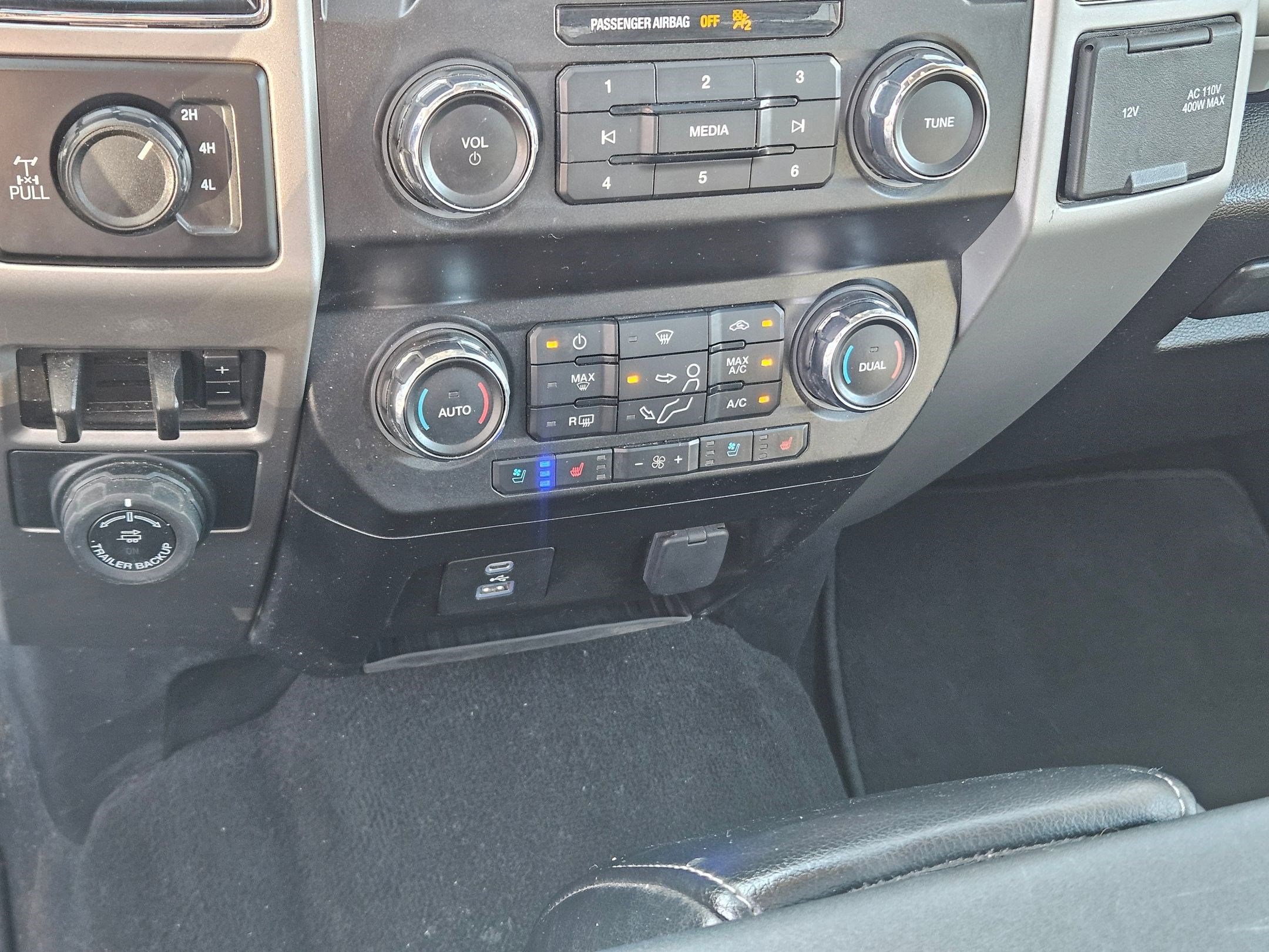 Used 2021 Black Metallic Ford LARIAT image 26