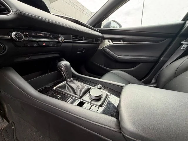 Used 2019 Blue Mazda Preferred image 14