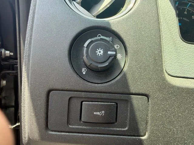 Used 2014 Black Ford XLT image 16