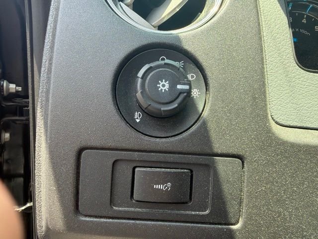 Used 2014 Black Ford XLT image 16