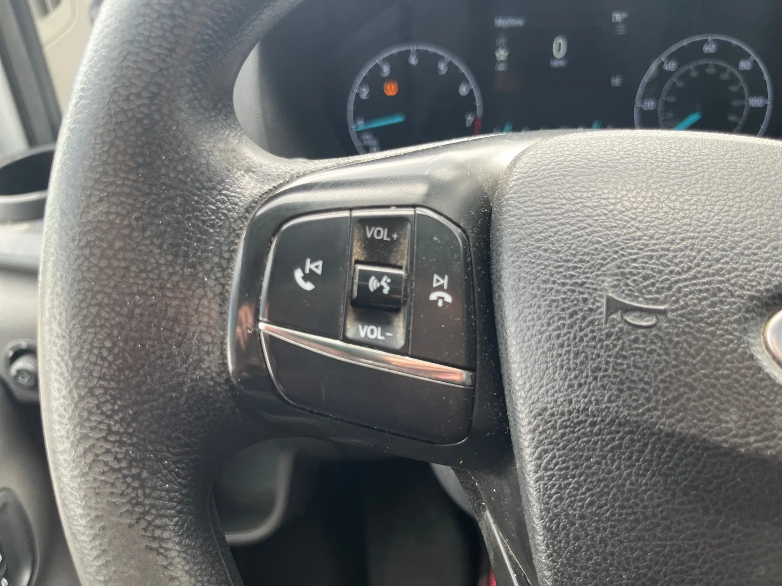 Used 2020 Oxford White Ford T250 MED ROOF image 13