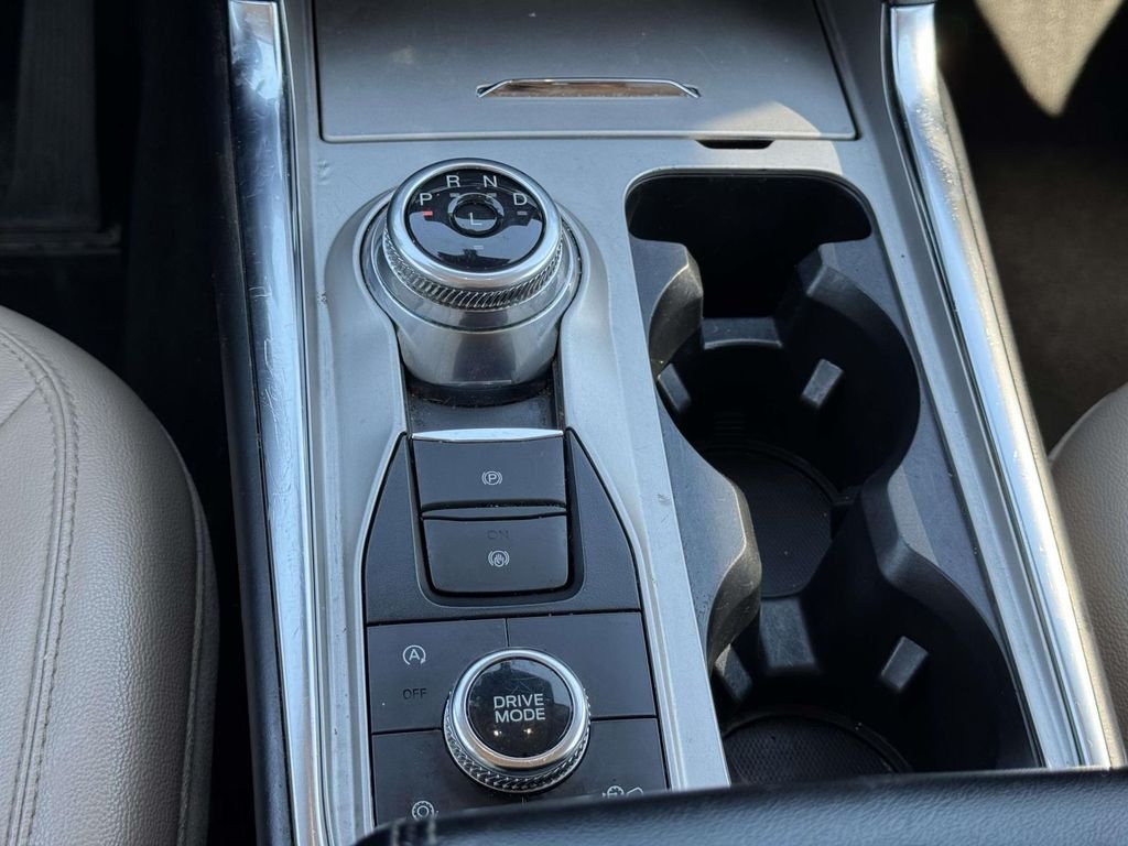 Used 2022 Black Ford Limited image 6