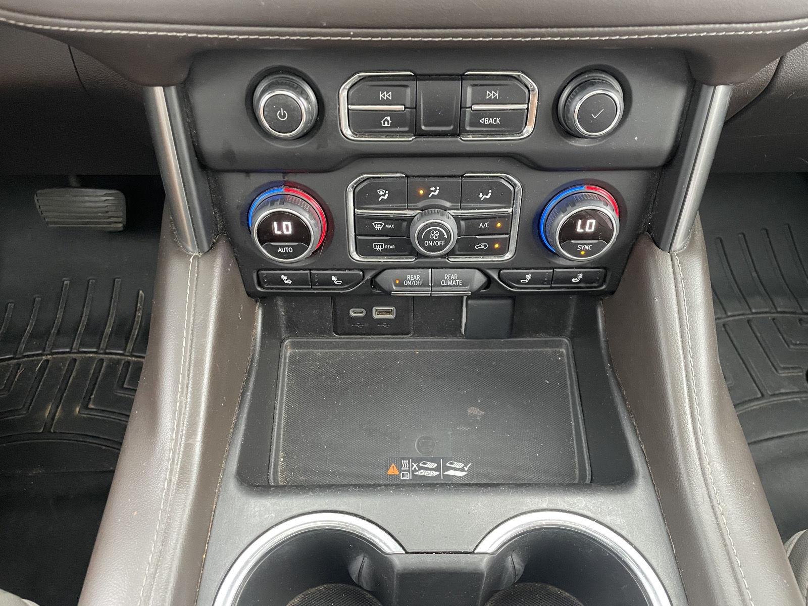 Used 2022 Iridescent Pearl Tricoat Chevrolet LT image 17