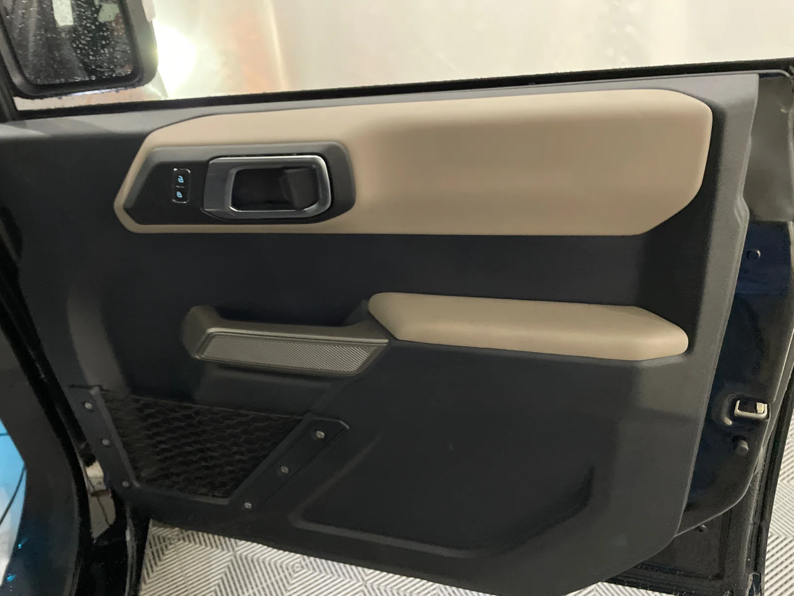 Used 2023 Shadow Black Ford Wildtrak image 27