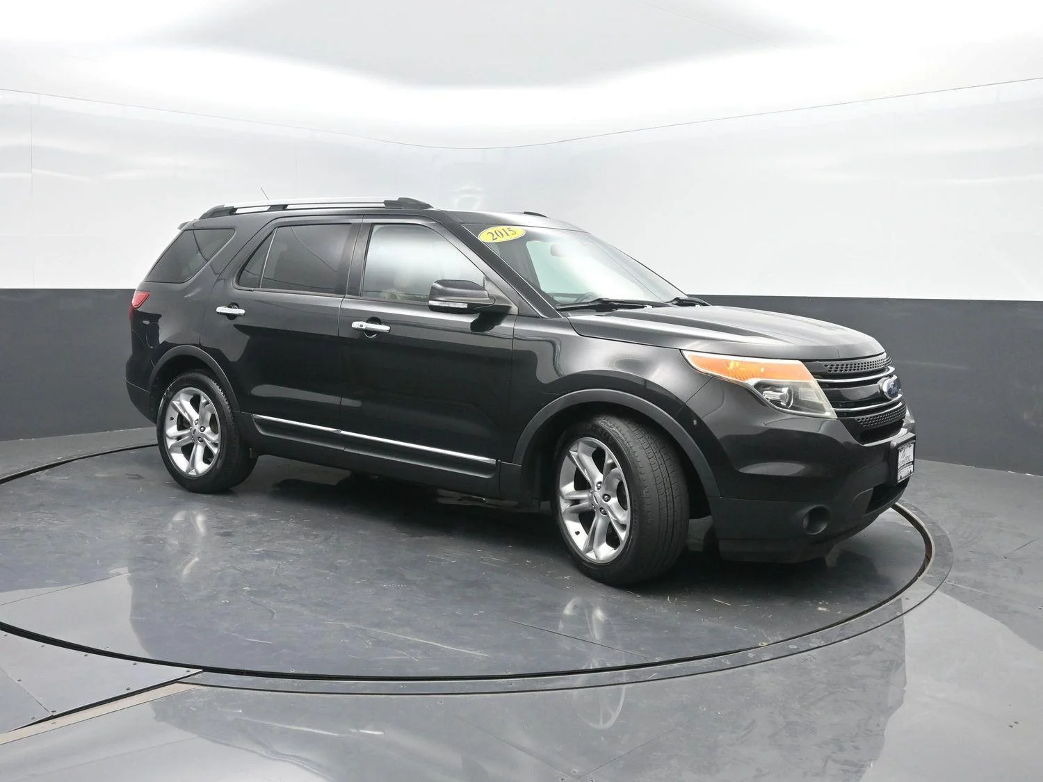 Used 2015 Tuxedo Black Metallic Ford Limited image 4