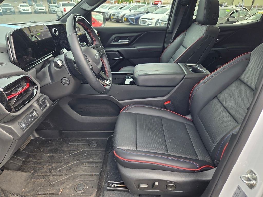 Used 2025 White Chevrolet RST image 11