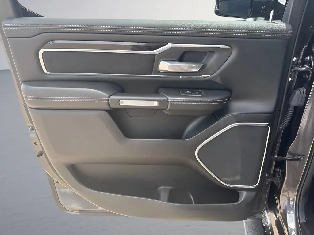 Used 2019  Ram Laramie image 29