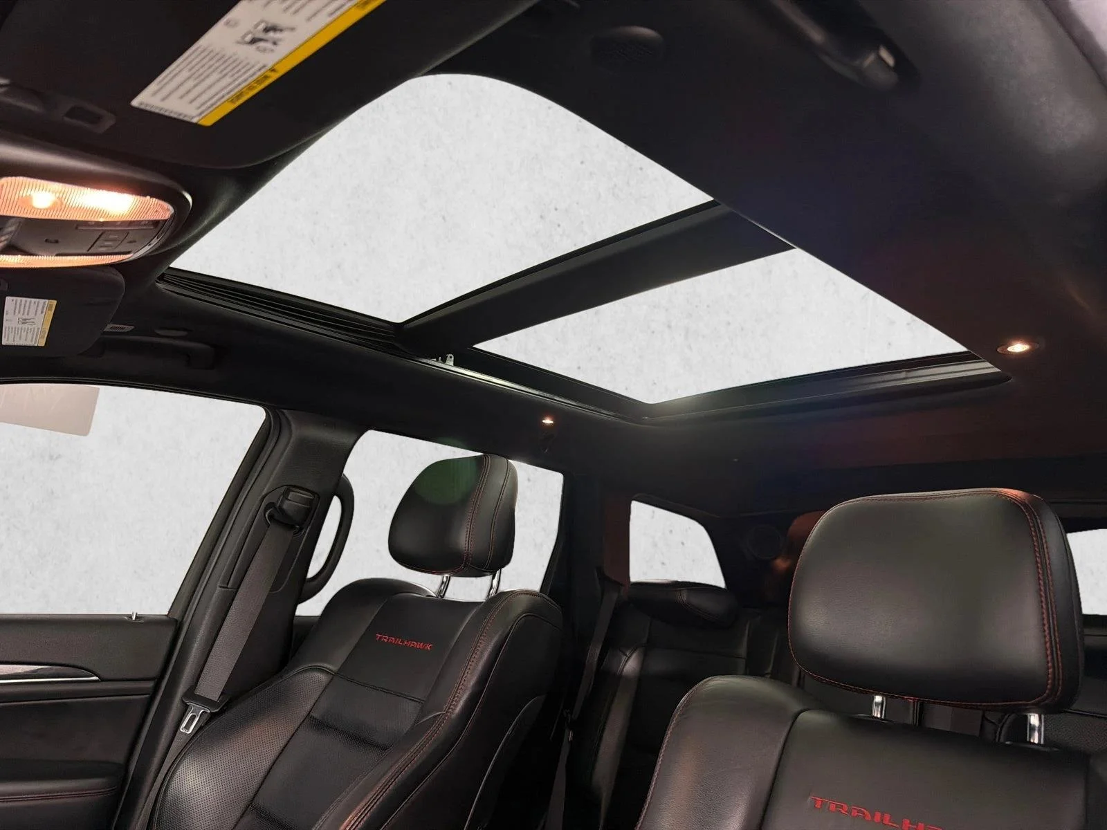 Used 2020 Gray Jeep Trailhawk image 3