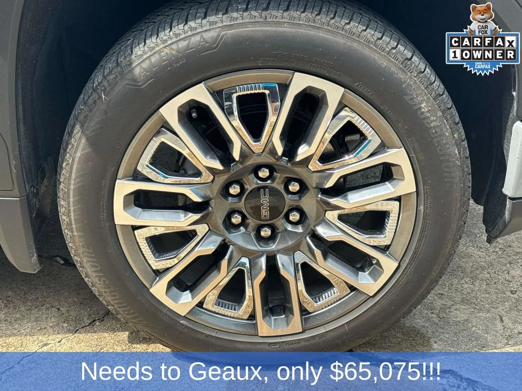 Used 2025 Gray GMC Denali Ultimate image 14