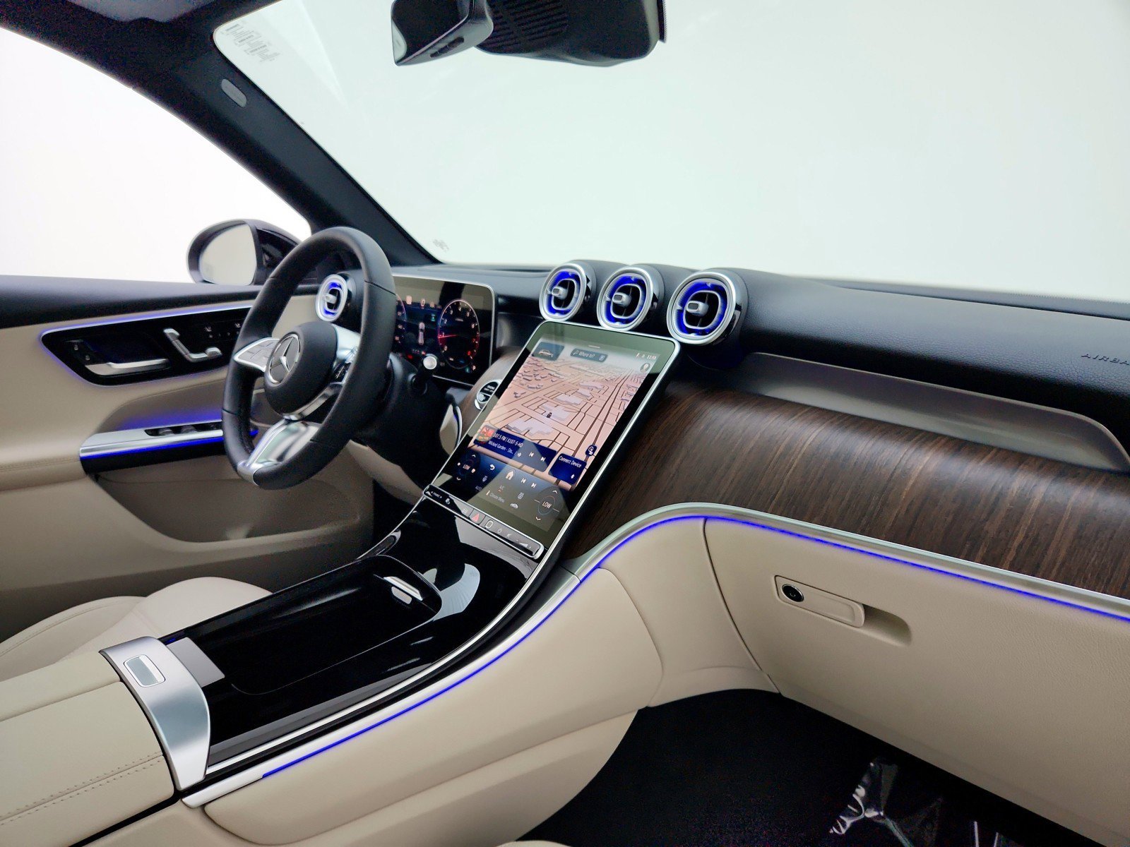 New 2026 Black Mercedes-Benz GLC 300 SUV image 40