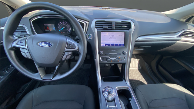 Used 2020 Oxford White Ford SE image 11