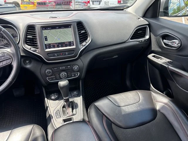 Used 2021 Green Jeep Trailhawk image 12
