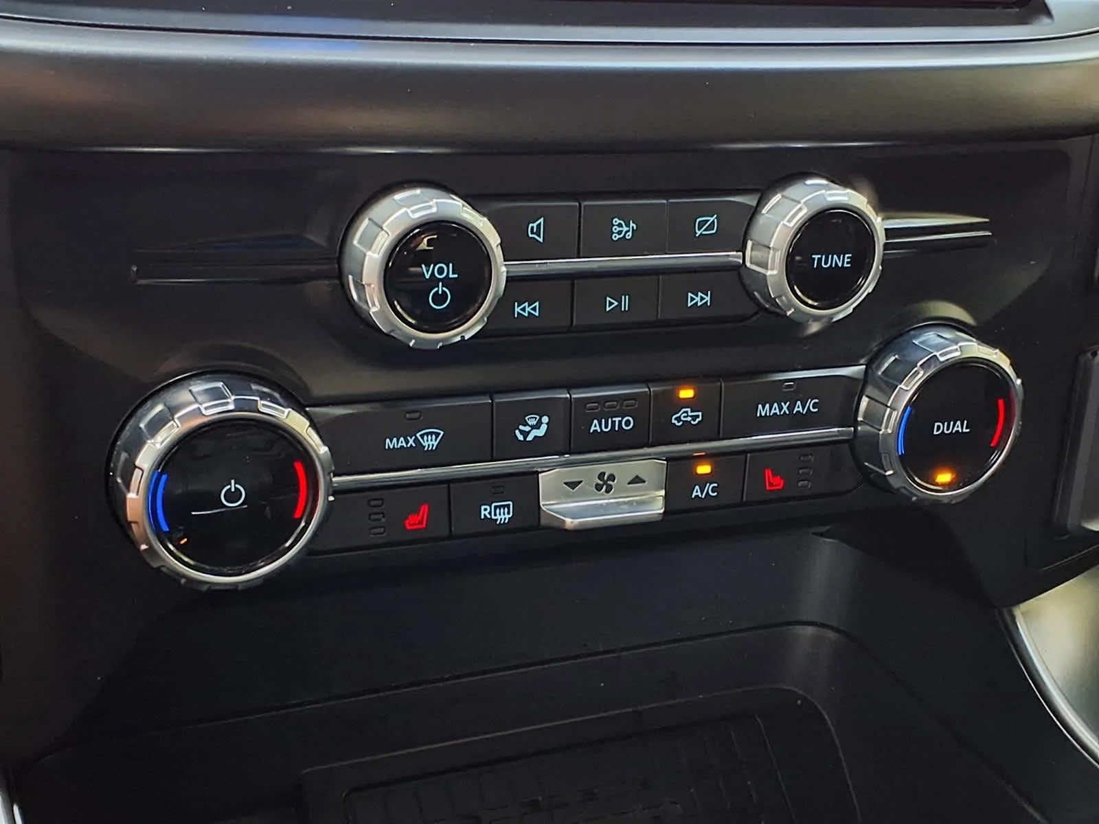 Used 2024  Ford XLT image 19
