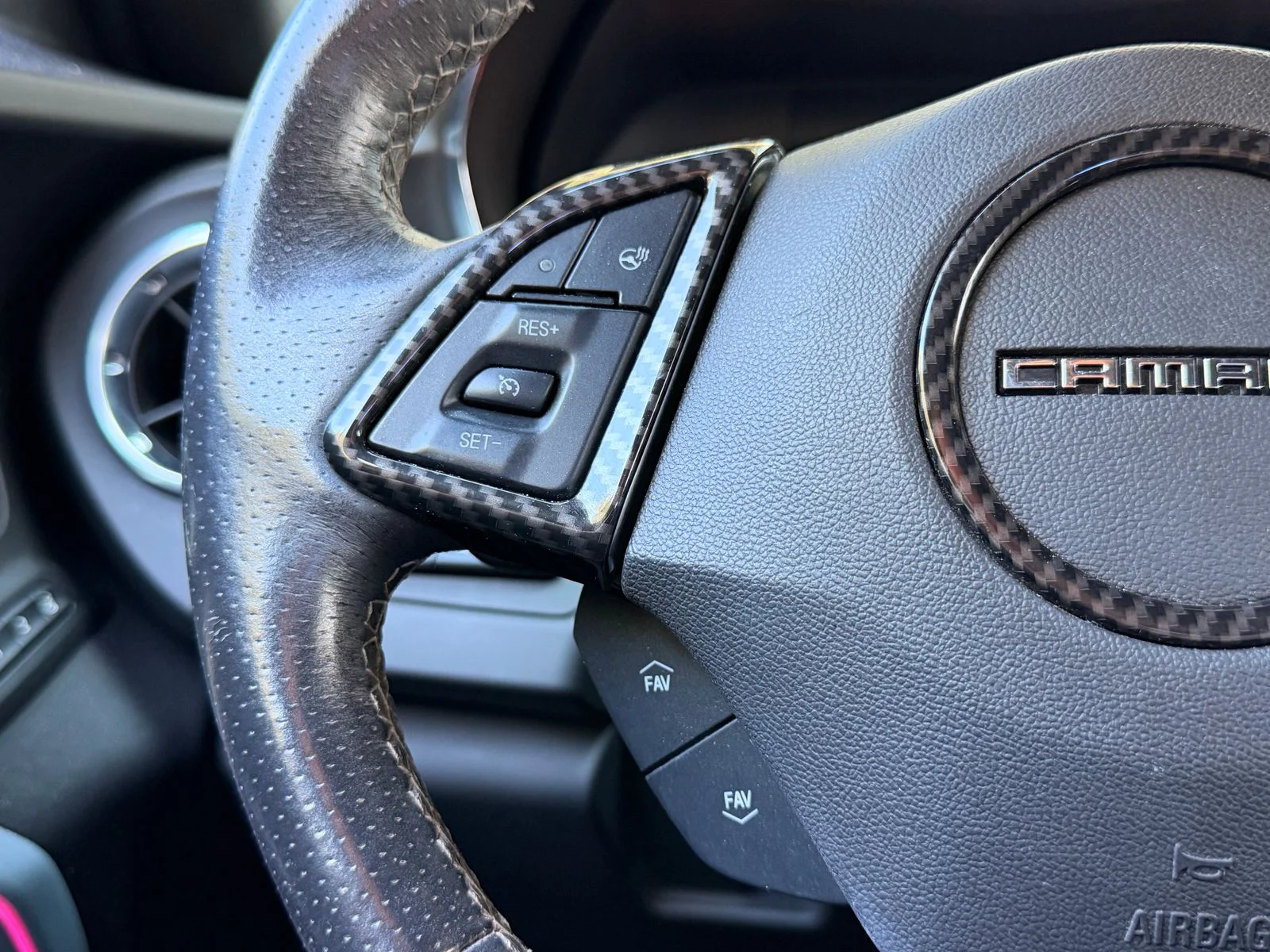 Used 2018 Summit White Chevrolet 2LT image 17