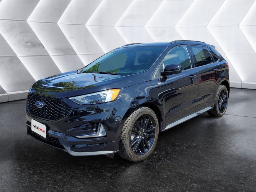 Used 2022 Black Ford ST Line image 3
