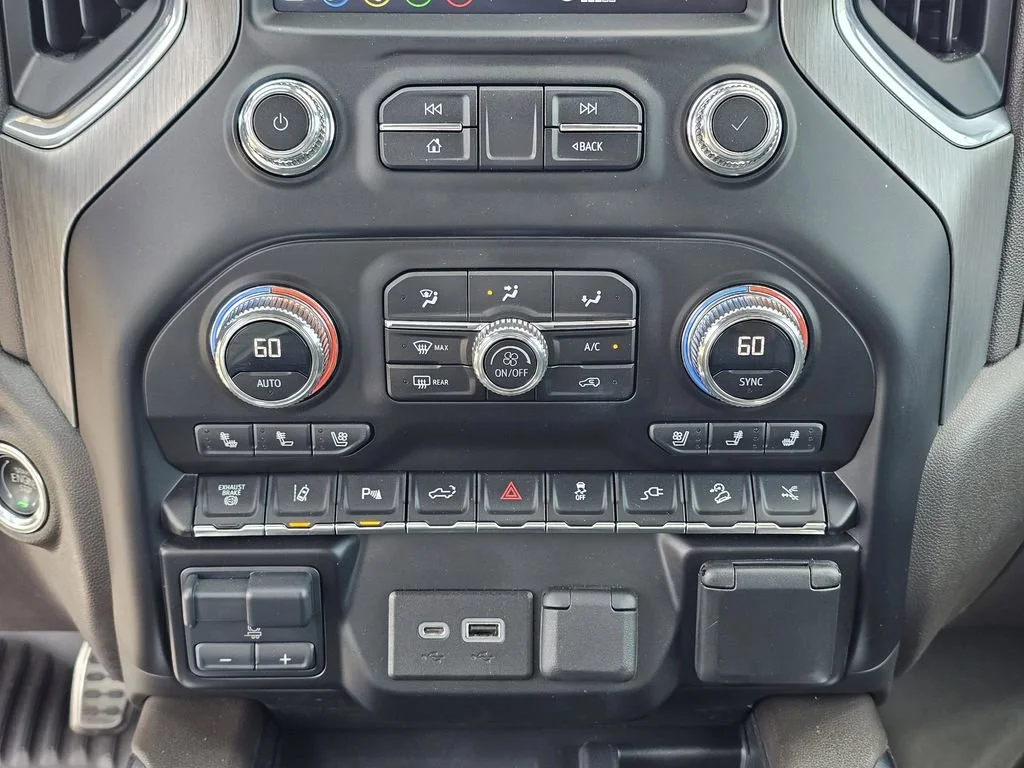 Used 2023 White Frost Tricoat GMC Denali image 30