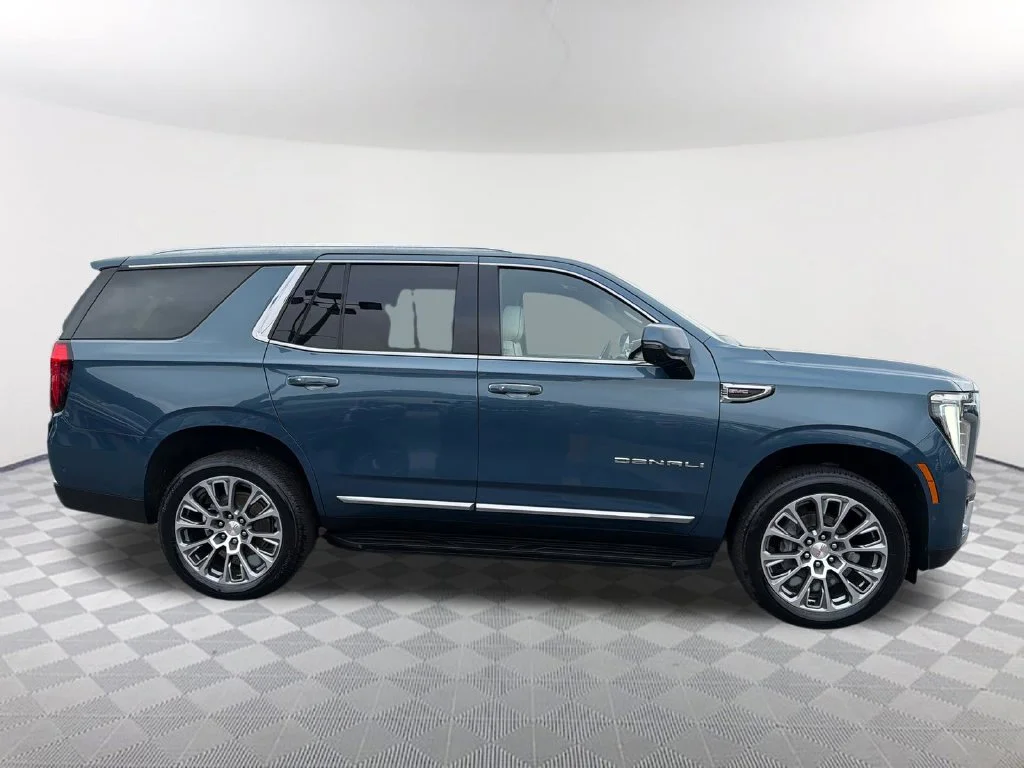 Used 2025 Blue GMC Denali image 4