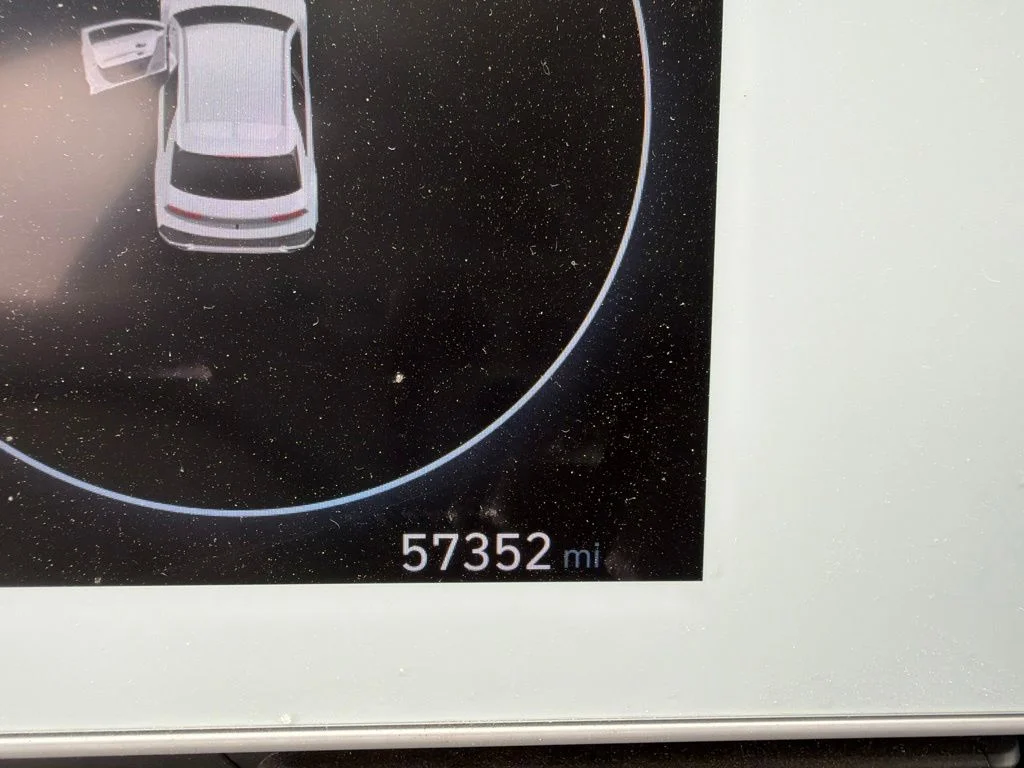 Used 2022 Black Hyundai SEL image 9