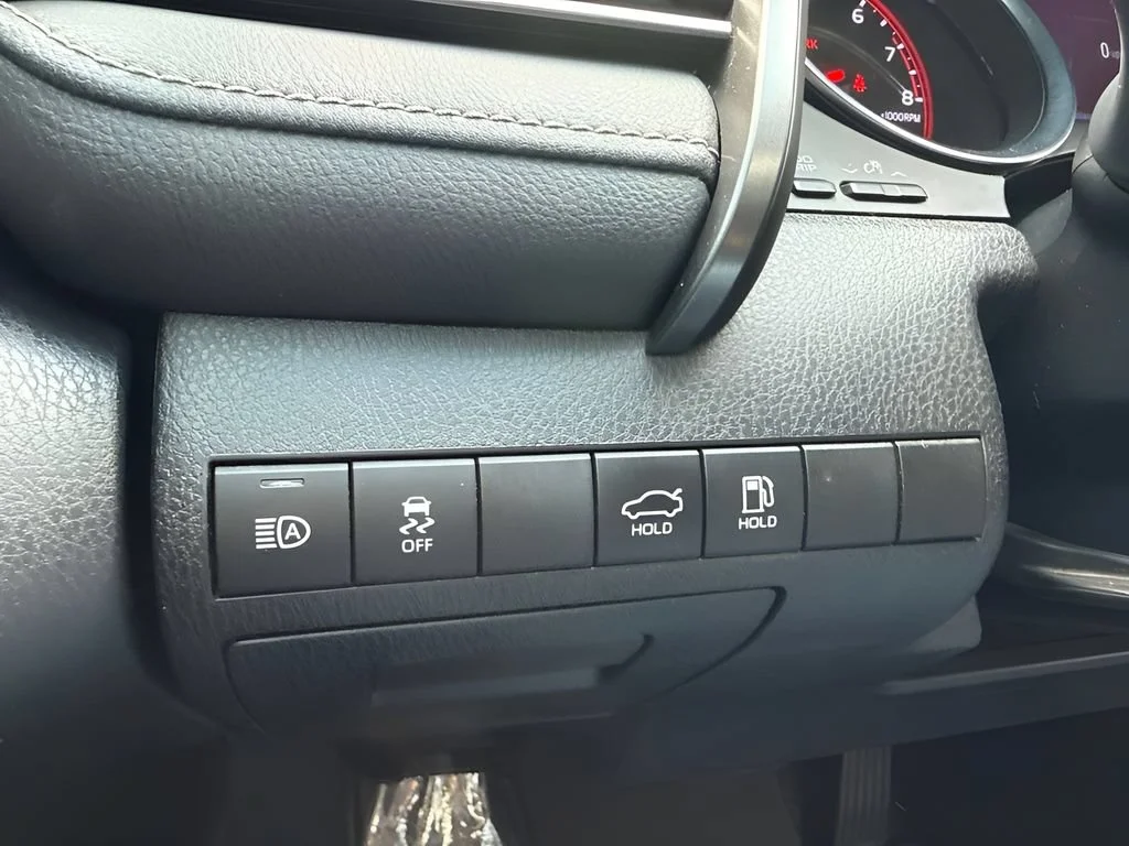 Used 2019  Toyota XSE image 25