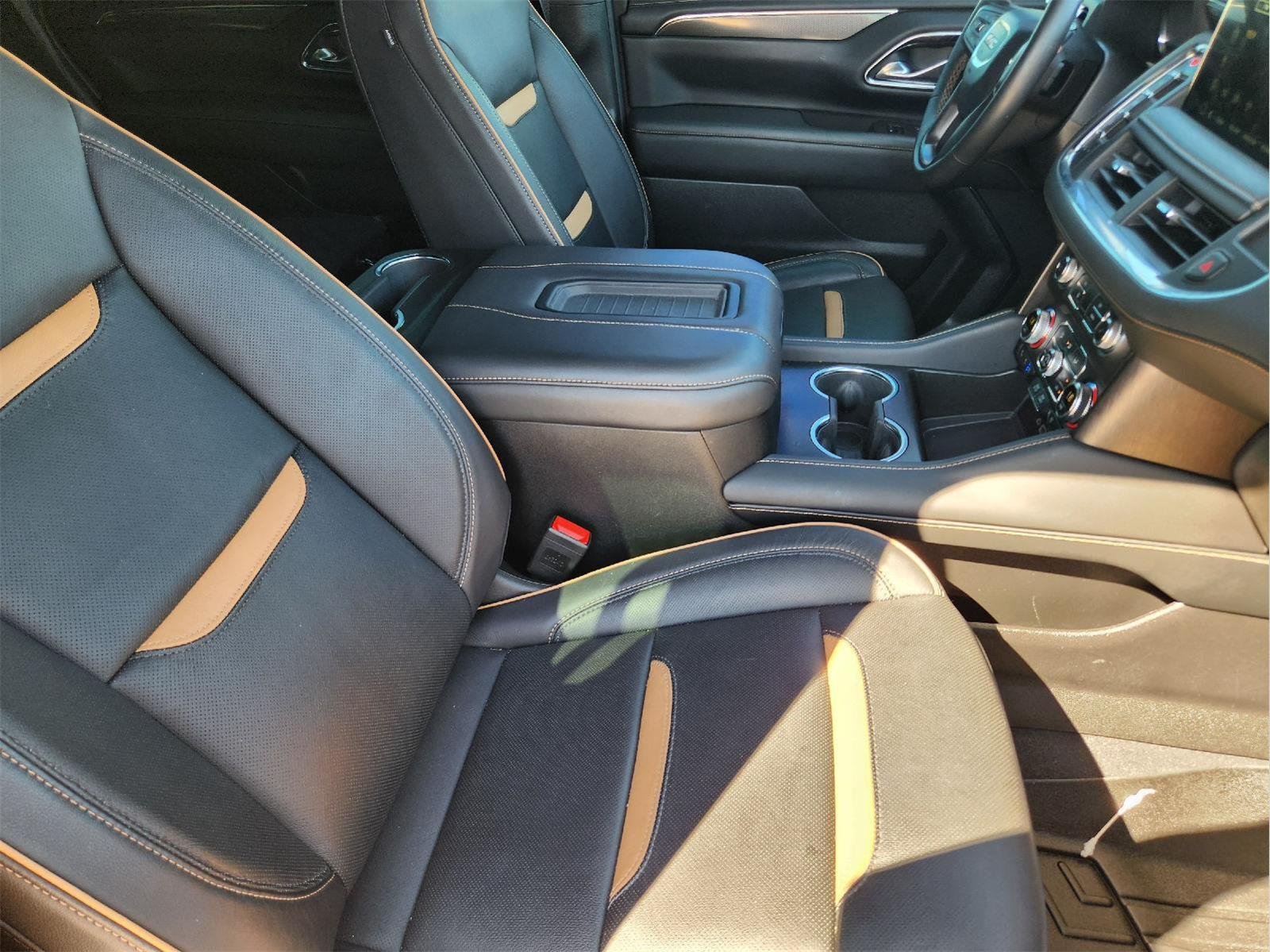 Used 2024 Summit White GMC AT4 image 13
