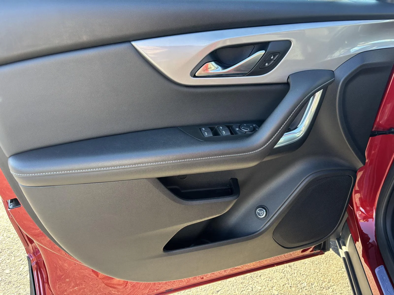 Used 2023 RADIANT RED TINTCOAT Chevrolet LT image 15