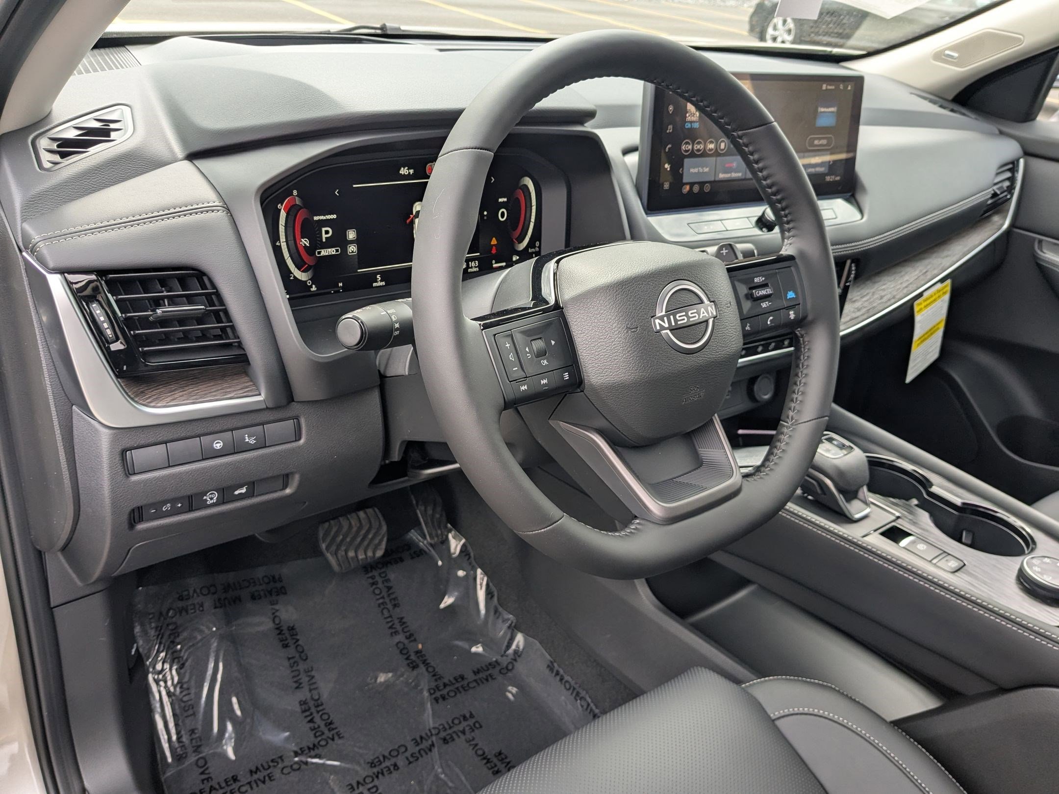 New 2026 Champagne Silver Metallic/Super Black Nissan Platinum image 10