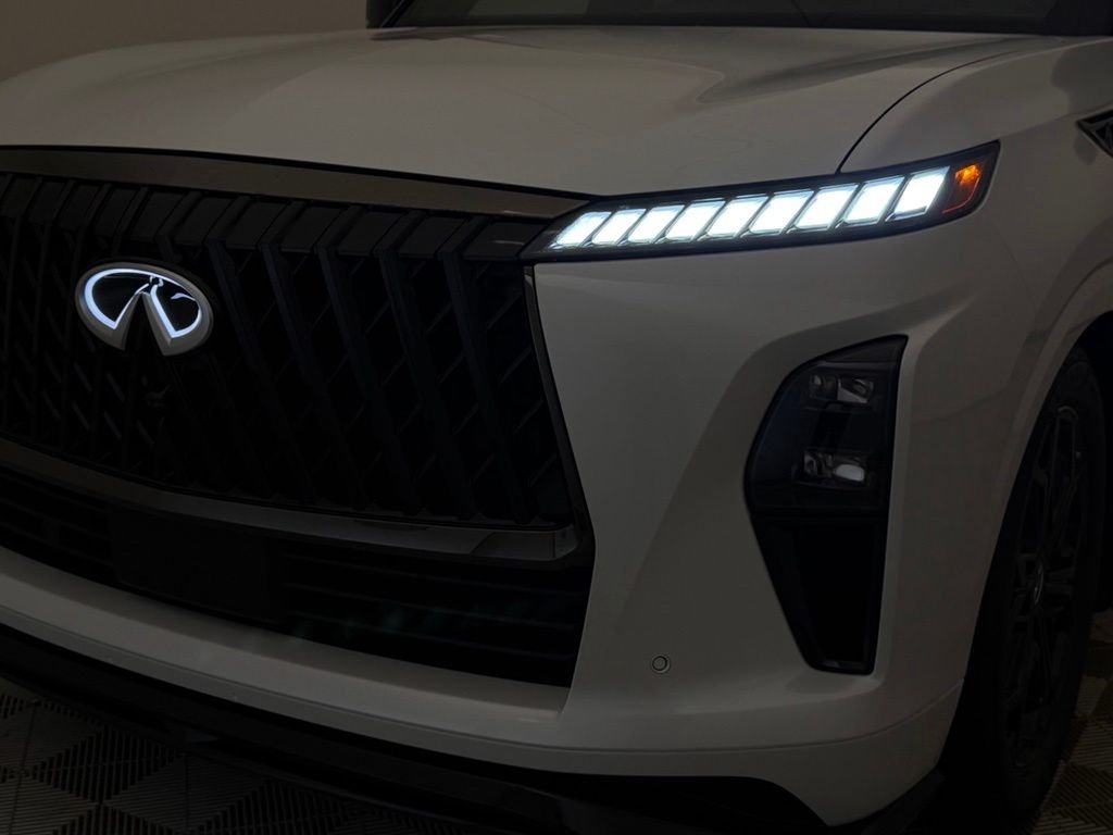 New 2027 RADIANT WHITE INFINITI Sport 4WD image 7