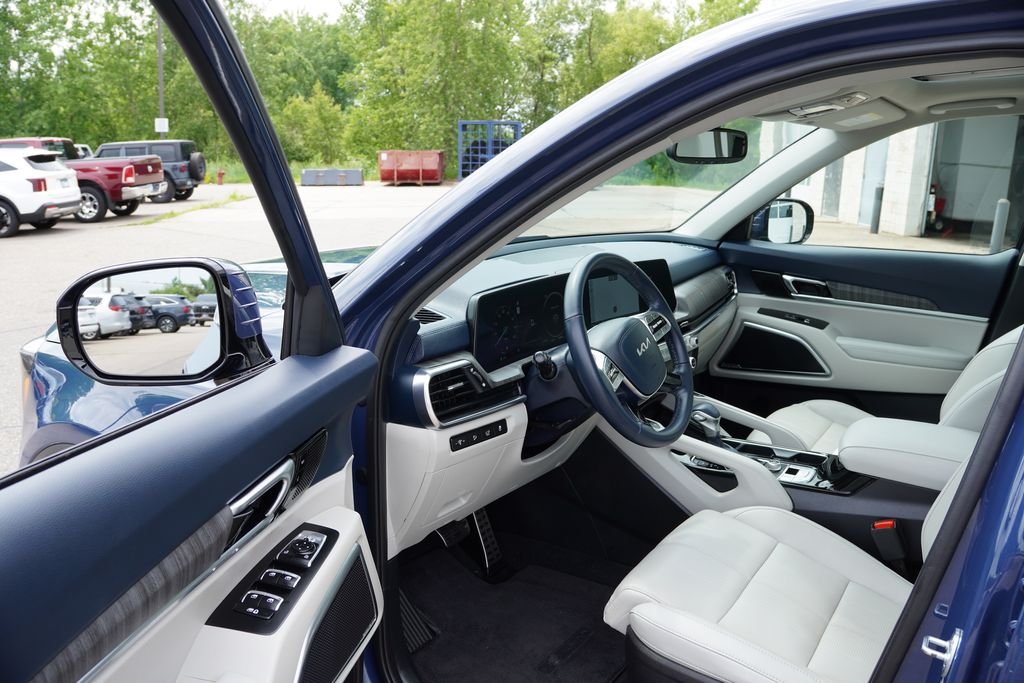 Used 2024 Midnight Lake Blue Kia SX image 14