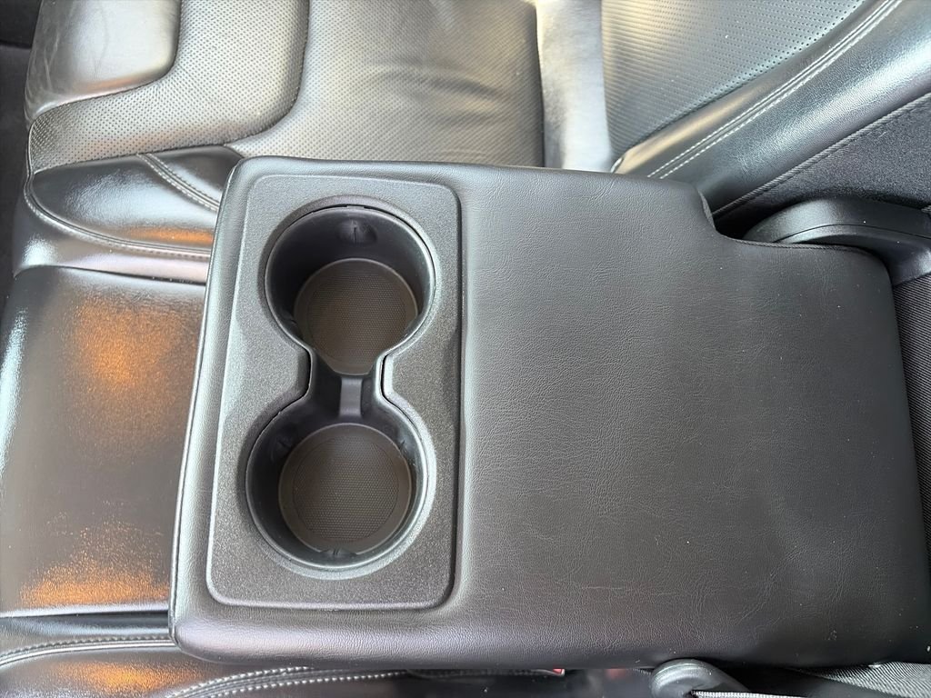 Used 2019 Silver Jeep Limited image 36