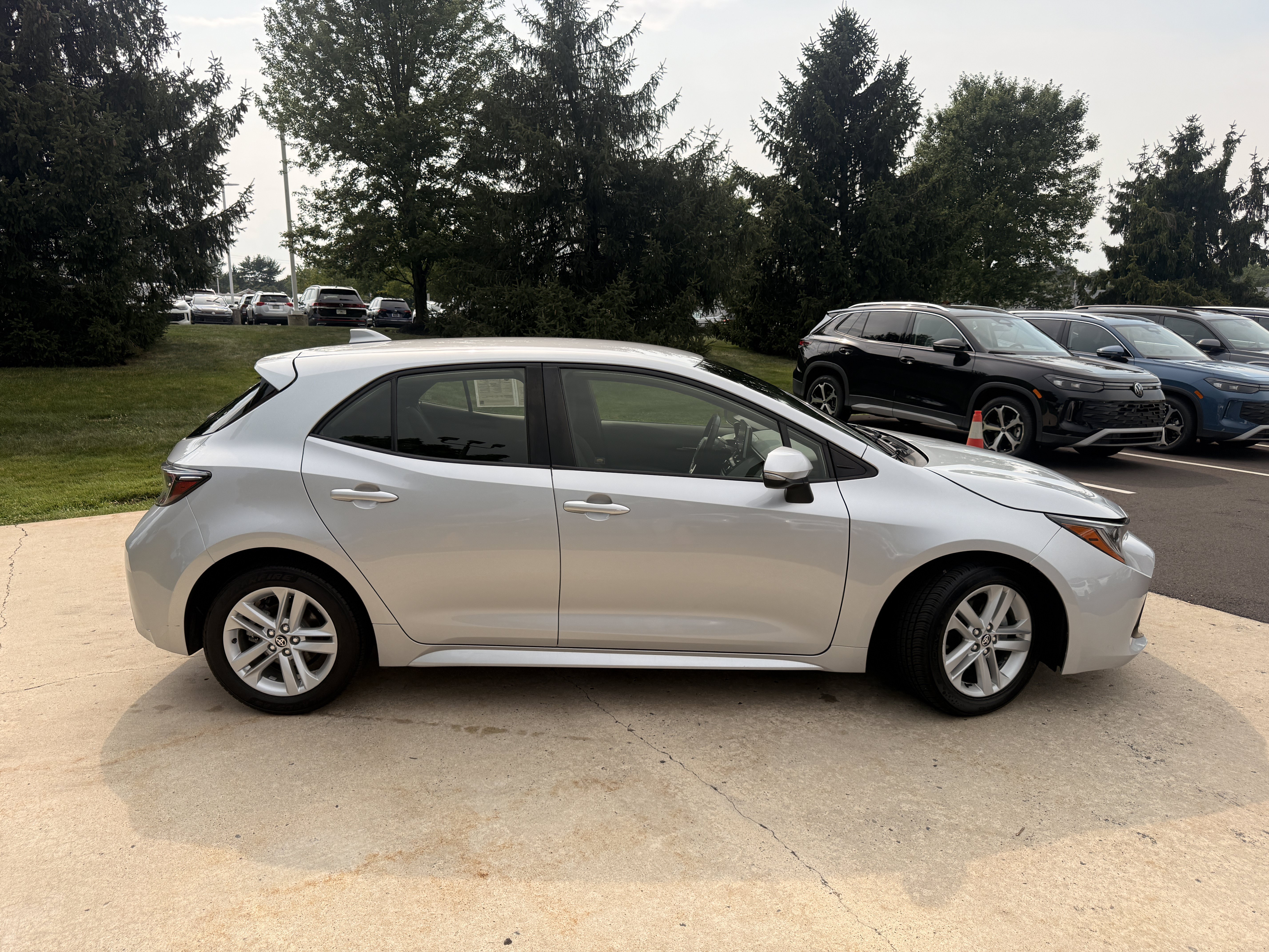 Used 2020  Toyota  image 13