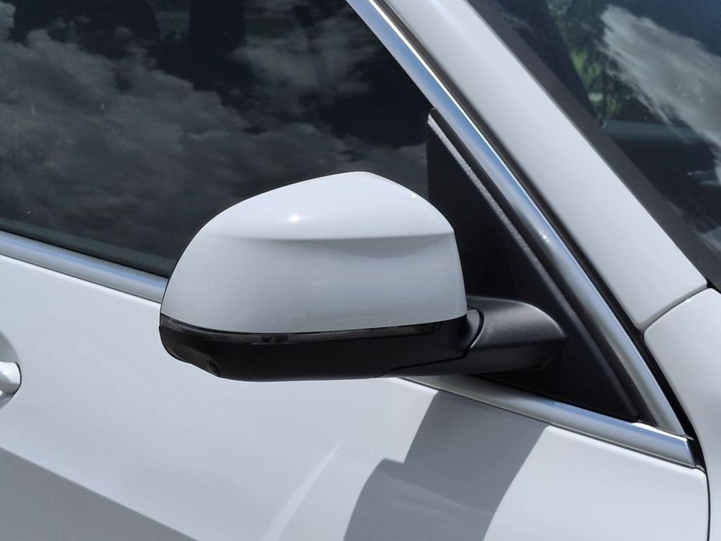 New 2026 Alpine White BMW xDrive40i image 12