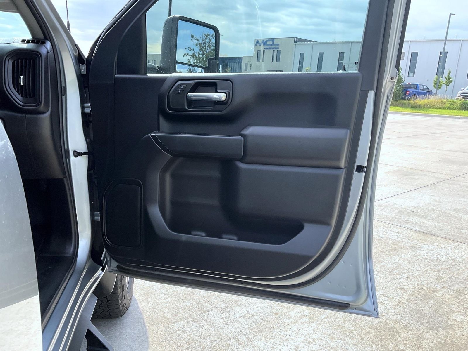 Used 2024 Gray Chevrolet Custom image 17