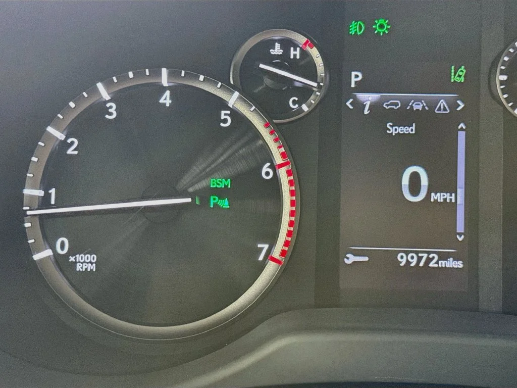 Used 2023 White Lexus 460 image 14