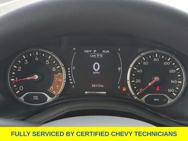 Used 2023 Gray Jeep Latitude image 29