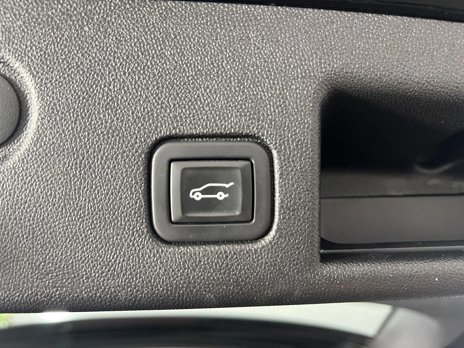 Used 2020 Mosaic Black Metallic Chevrolet Premier image 22