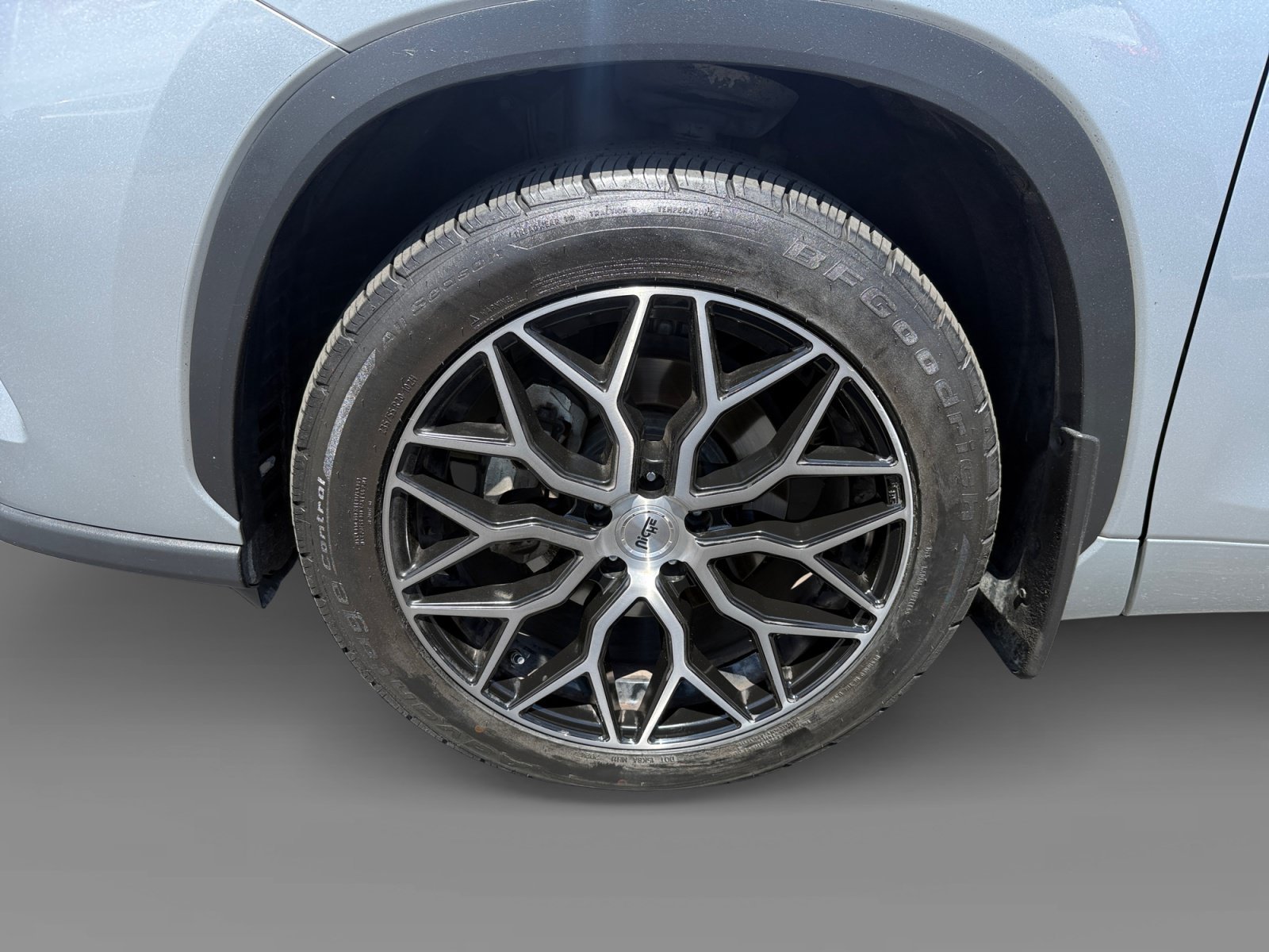Used 2021 Celestial Silver Metallic Toyota Platinum image 9