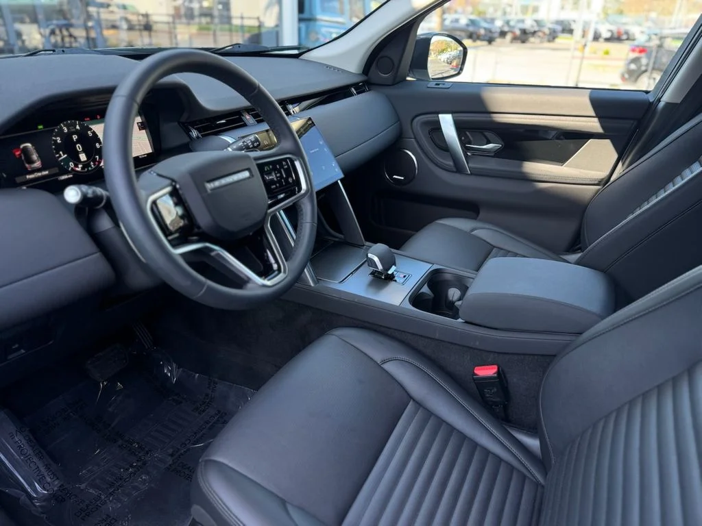 Used 2024 White Land Rover S image 13