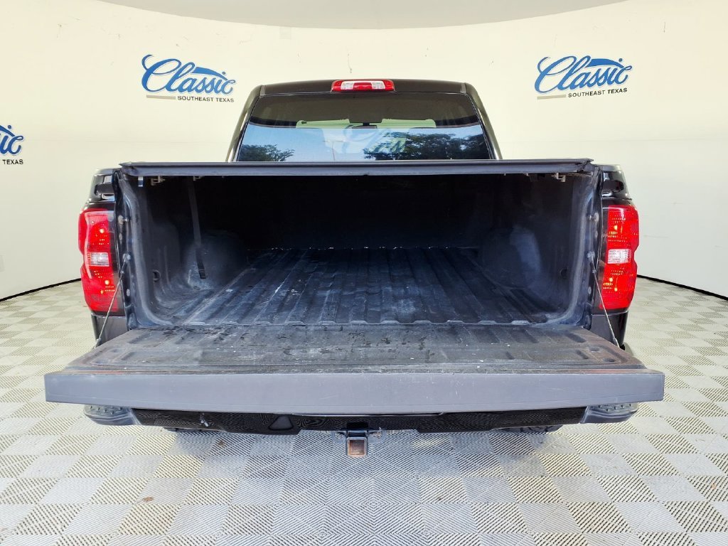 Used 2018 BLACK Chevrolet LT image 5