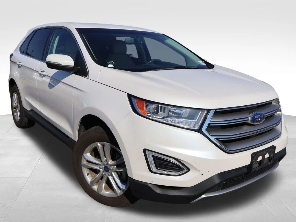Used 2015 White Platinum Clearcoat Metallic Ford SEL image 10