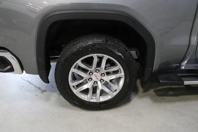 Used 2022 Gray GMC SLT image 36