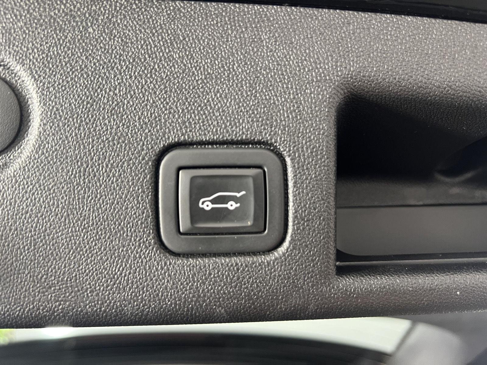 Used 2020 Mosaic Black Metallic Chevrolet Premier image 22