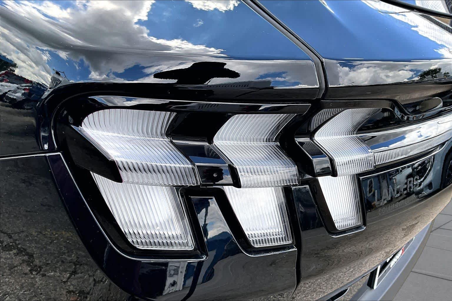 Used 2025 Shadow Black Ford Premium image 32