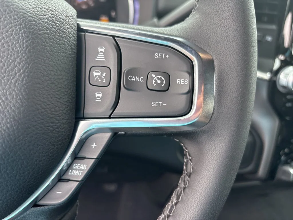 New 2026 Diamond Black Crystal Pearl-Coat Exterior Paint RAM LARAMIE image 19