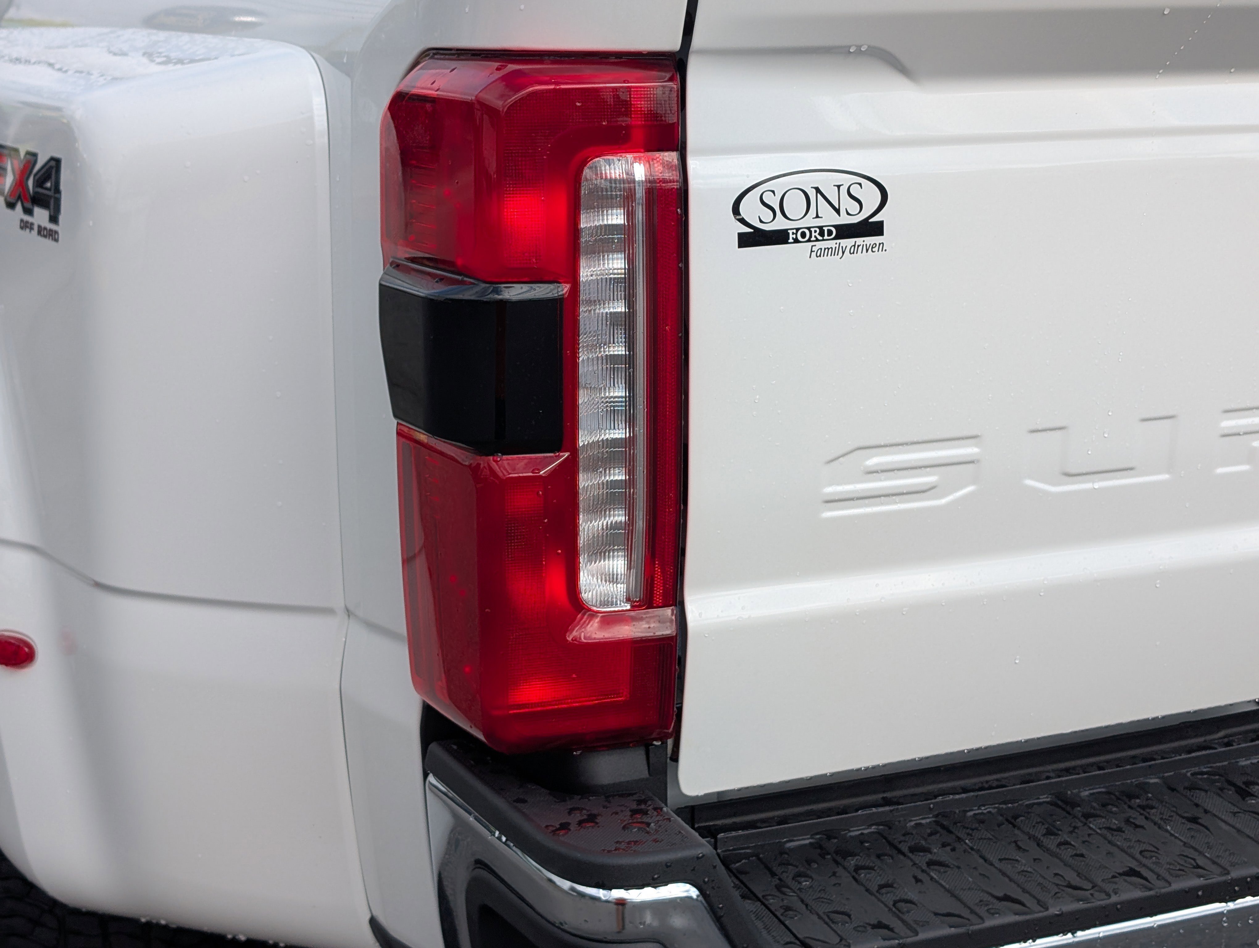 New 2026 Star White Metallic Tri-Coat FORD F-350® Lariat® image 12