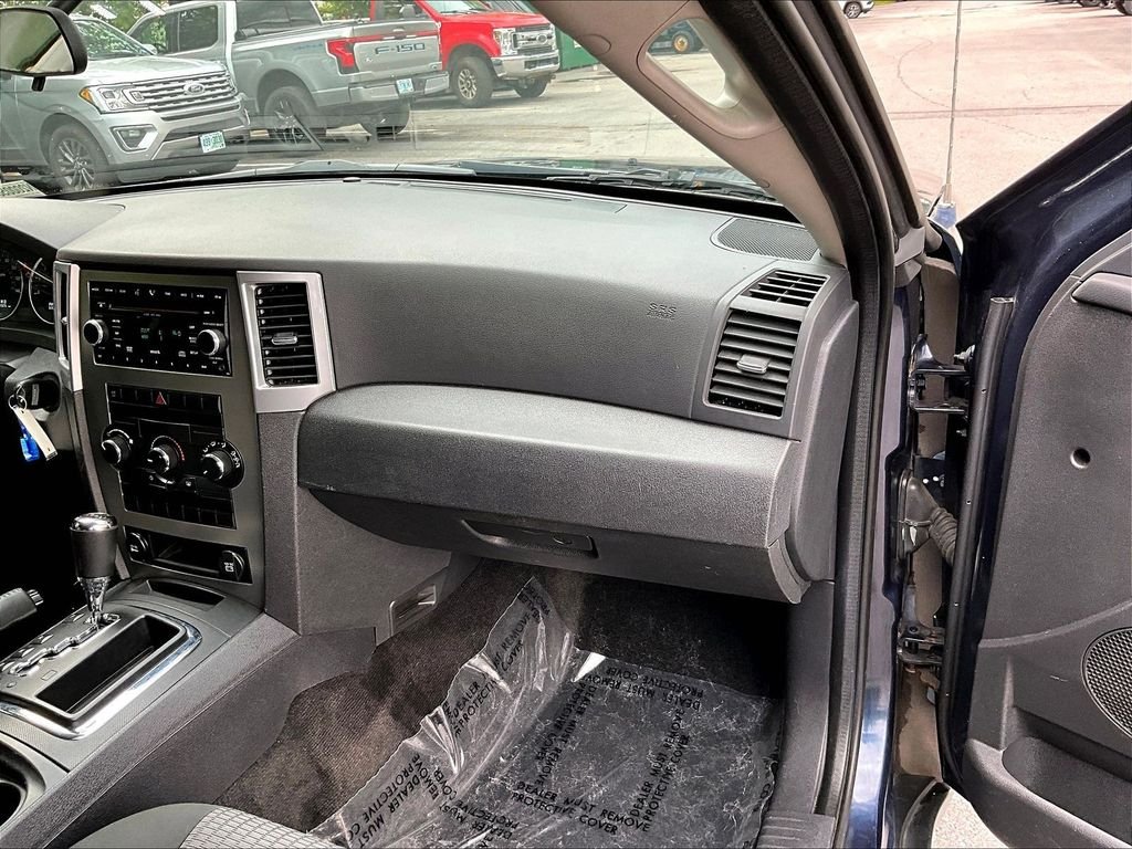 Used 2009 Modern Blue Pearlcoat Jeep Laredo image 13